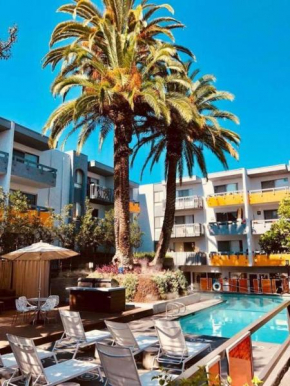 Hollywood Studio with Pool and Balcony